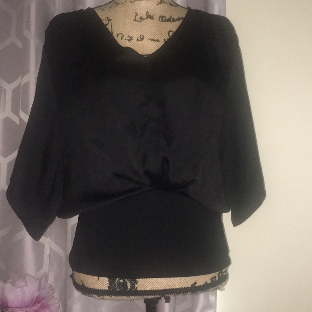 💸 3/$20 Coldwater Creek v neck and fitted bottom
